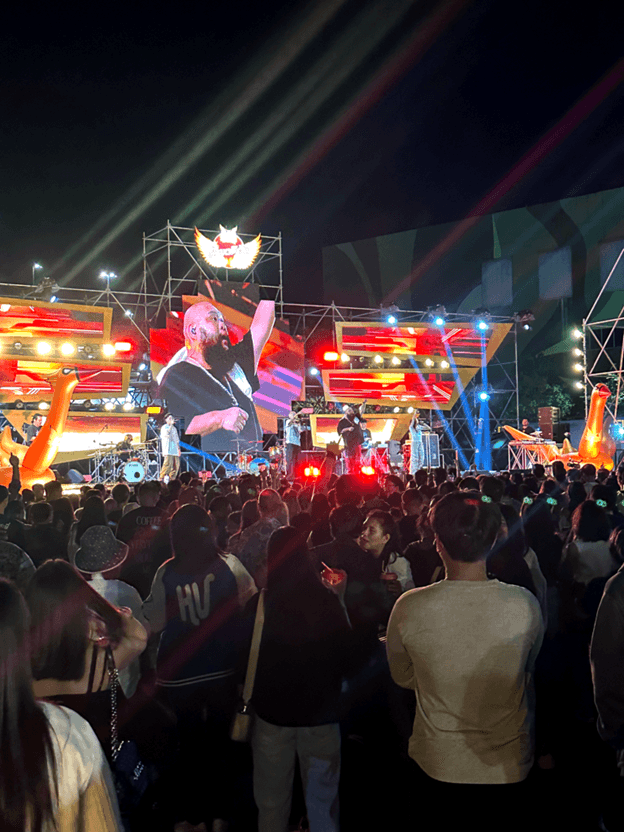 งานหงส์ทองเฟี้ยวติวัล เชียงราย